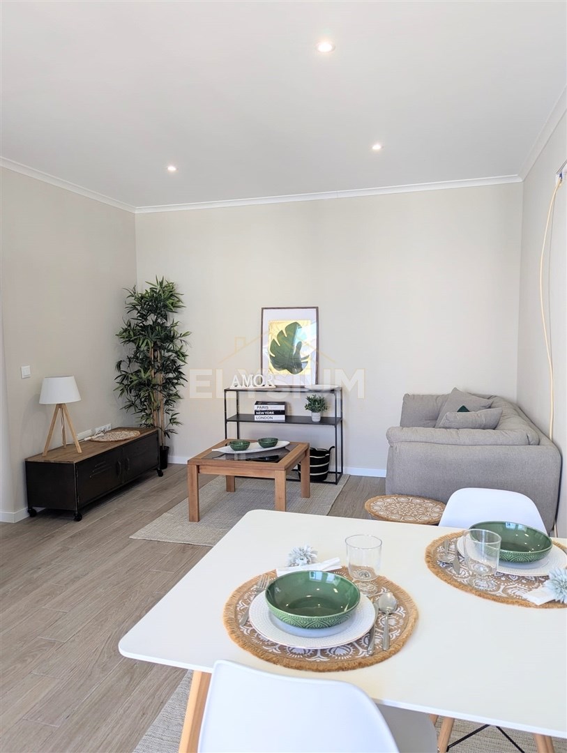 Moradia T1 Para Arrendamento em Alpiar�a